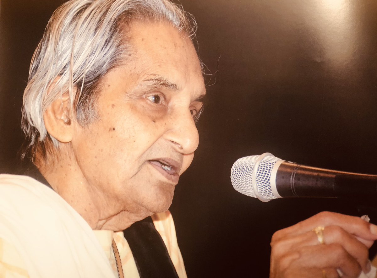 Kavi Neeraj (@gopaldasneeraj) on Twitter photo "рдЖрддреНрдорд╛ рдХреЗ рд╕реМрдВрджрд░реНрдп рдХрд╛ рд╢рдмреНрдж рд░реВрдк рд╣реИ рдХрд╛рд╡реНрдп
рдорд╛рдирд╡ рд╣реЛрдирд╛ рднрд╛рдЧреНрдп рд╣реИ рдХрд╡рд┐ рд╣реЛрдирд╛ рд╕реМрднрд╛рдЧреНрдп|"
"рдмрд╕ рдпрд╣реА рдЕрдкрд░рд╛рдз рдореИрдВ рд╣рд░ рдмрд╛рд░ рдХрд░рддрд╛ рд╣реВрдБ,
рдЖрджрдореА рд╣реВрдБ рдЖрджрдореА рд╕реЗ рдкреНрдпрд╛рд░ рдХрд░рддрд╛ рд╣реВрдБ |"
рдиреАрд░рдЬ рдЬреА рдХреА репремрд╡реА рдЬрдпрдВрддреА рдкрд░ рд╢рдд рд╢рдд рдирдорди ЁЯЩПЁЯЩПЁЯЩП "рдЖрддреНрдорд╛ рдХреЗ рд╕реМрдВрджрд░реНрдп рдХрд╛ рд╢рдмреНрдж рд░реВрдк рд╣реИ рдХрд╛рд╡реНрдп
рдорд╛рдирд╡ рд╣реЛрдирд╛ рднрд╛рдЧреНрдп рд╣реИ рдХрд╡рд┐ рд╣реЛрдирд╛ рд╕реМрднрд╛рдЧреНрдп|"
"рдмрд╕ рдпрд╣реА рдЕрдкрд░рд╛рдз рдореИрдВ рд╣рд░ рдмрд╛рд░ рдХрд░рддрд╛ рд╣реВрдБ,
рдЖрджрдореА рд╣реВрдБ рдЖрджрдореА рд╕реЗ рдкреНрдпрд╛рд░ рдХрд░рддрд╛ рд╣реВрдБ |"
рдиреАрд░рдЬ рдЬреА рдХреА репремрд╡реА рдЬрдпрдВрддреА рдкрд░ рд╢рдд рд╢рдд рдирдорди ЁЯЩПЁЯЩПЁЯЩП
