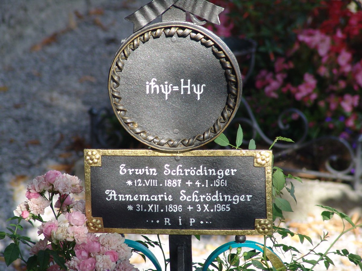 ale_vine's tweet image. El físico austriaco Erwin Schrödinger falleció #TalDíaComoHoy 4 de enero en 1961, desarrolló la formulación ondulatoria de la mecánica cuántica. Erwin recibió el Premio Nobel de Física en 1933 junto con Paul Dirac.