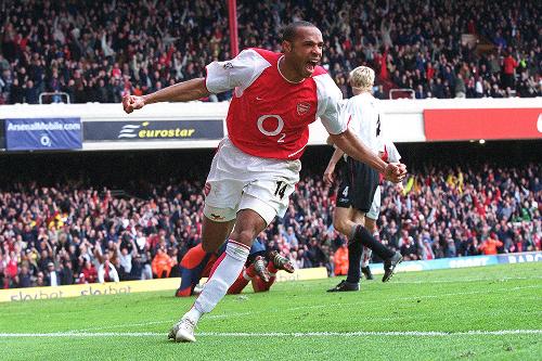 On their visit to Anfield, Liverpool began scoring the first goal against 'The Invicibles'. Although this bad beginning, Edú and Pires, decided the match for Wenger's team.