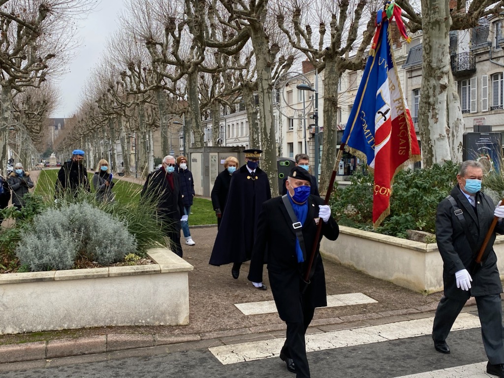 Jean-Marc Giraud, sous-préfet de Montluçon, a rendu hommage hier matin, avec le maire Frédéric Laporte, aux Montluçonnais qui s'étaient opposés au départ d'un train pour l'Allemagne nazie le 6 janvier 1943.