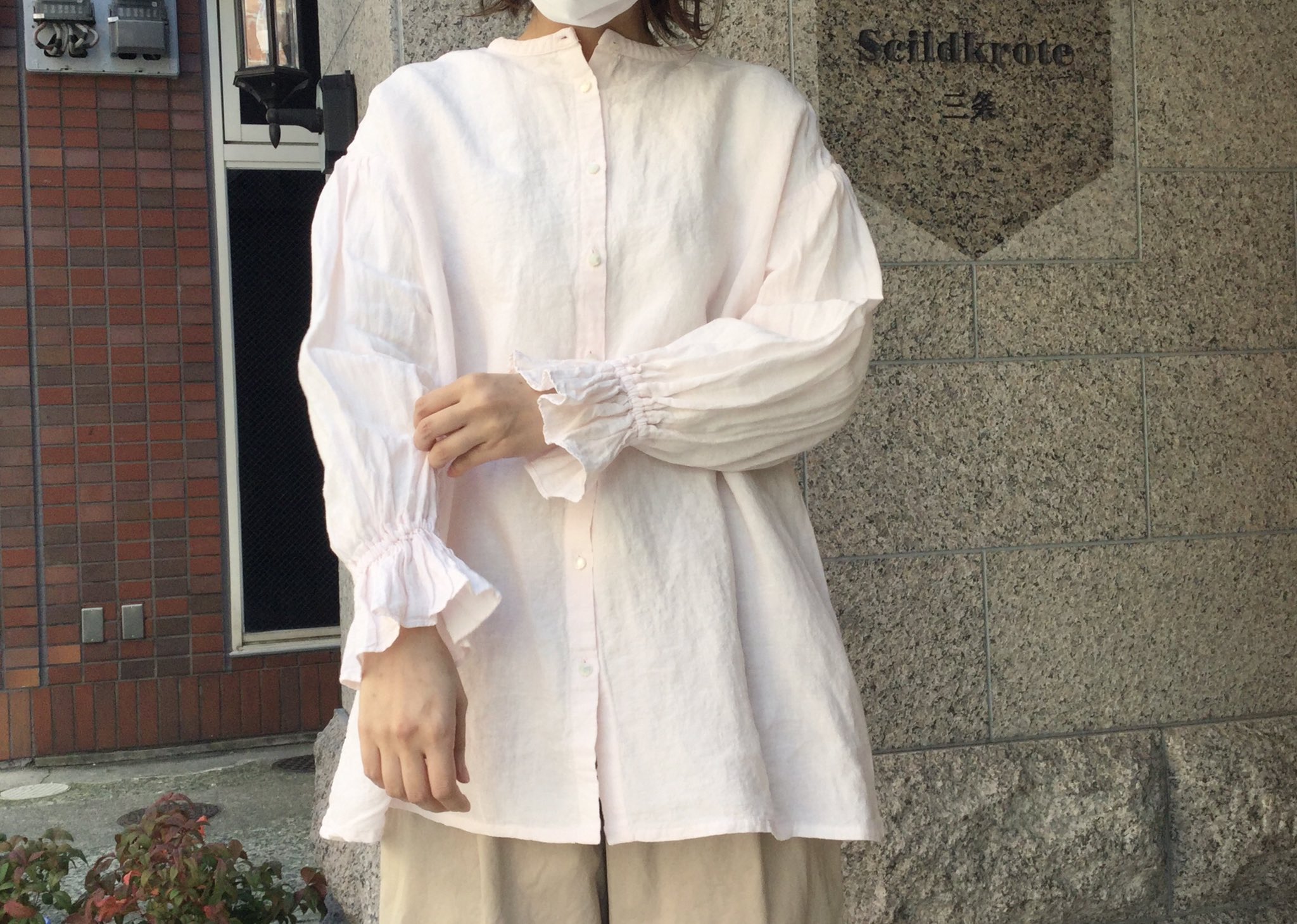 割引発見 ネストローブ リネン近江晒リネン付きベスト ブラック