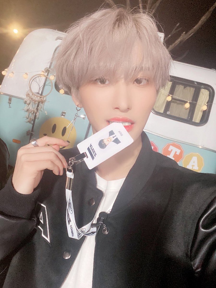 ATEEZofficial's tweet photo. [#성화] 월요병엔 떵화?😎
#ATEEZ #에이티즈 https://t.co/GZ0joiWASW