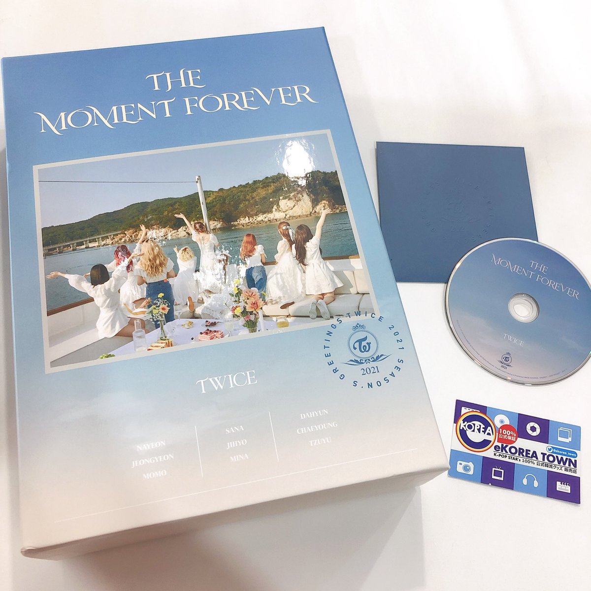 Ekorea Town 大阪店 鶴橋 A Twitter Twice Twice 21 Seasons Greetings カレンダー The Moment Forever バラ売り販売中 他にもtwice公式グッズ 多数取り揃えております 是非お越しくださいませ Twice Once Twice Seasonsgreeting Jyp Kpop
