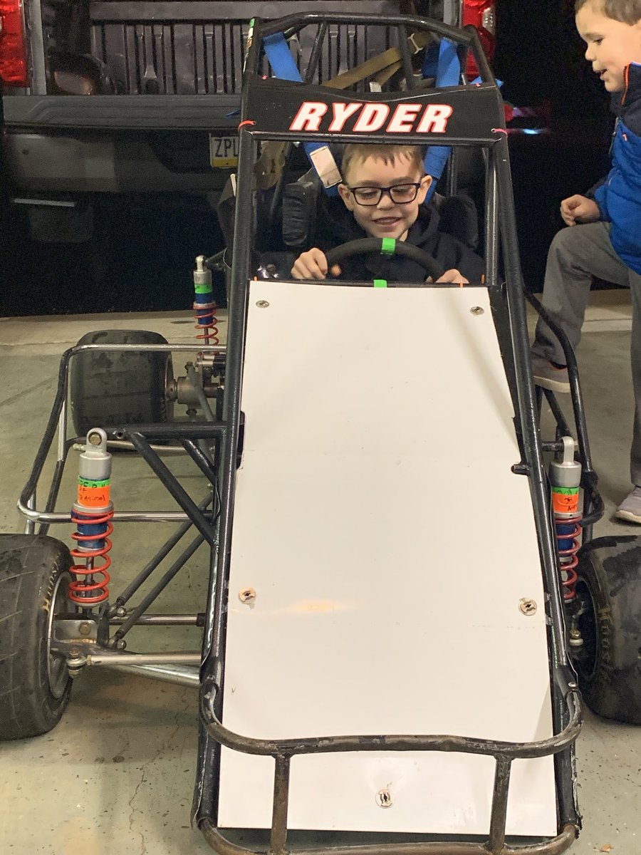 DrSpuds21's tweet image. How it started ➡️ how it’s going... let’s see what this kid got! 🏁 #USAC