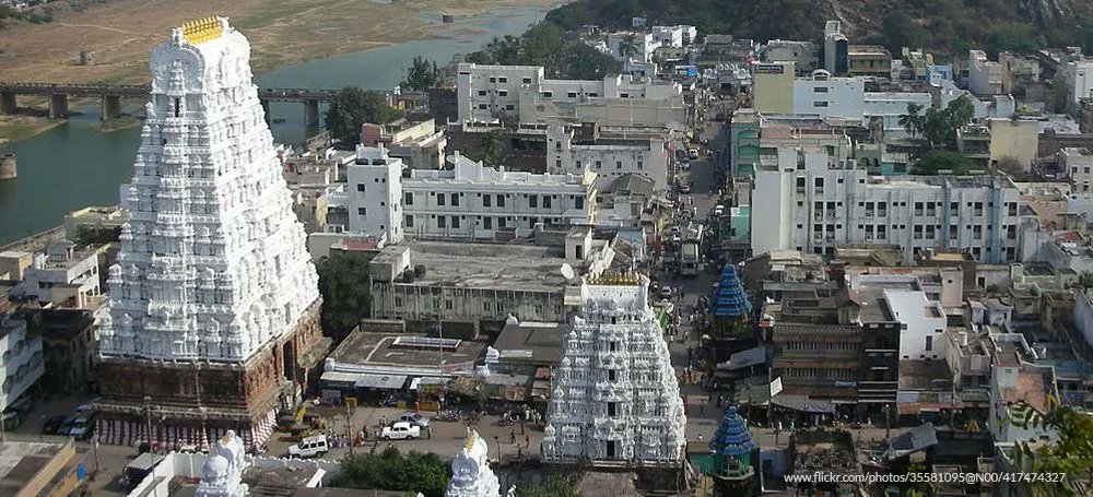 5. Srikalahasti Temple—The Air LingamOut of 5, first 4 sthalams are in Tamilnadu & last one is in Andhra Pradesh: Self + internet7/n