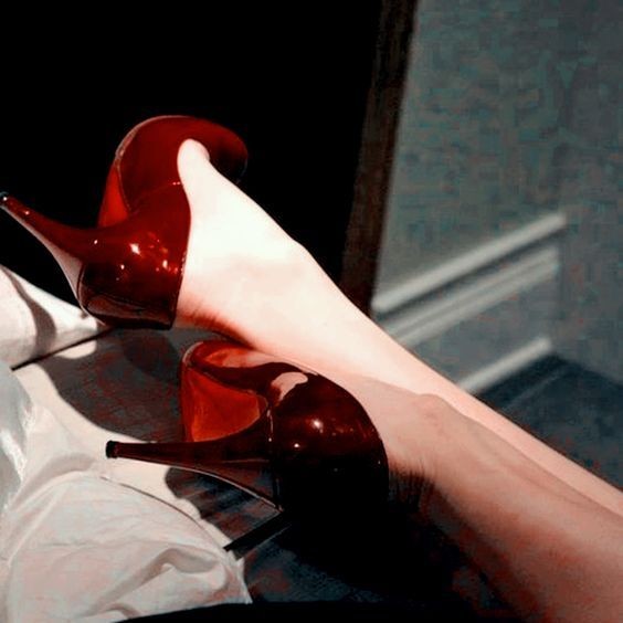 ♡ ♡ ♡
𝙵𝚊𝚌𝚎 𝚕𝚒𝚔𝚎 𝚊𝚗 𝚊𝚗𝚐𝚎𝚕
𝙱𝚞𝚝 𝚜𝚑𝚎'𝚜 𝚏𝚊𝚛 𝚏𝚛𝚘𝚖 𝚝𝚑𝚊𝚝
𝚂𝚑𝚎 𝚖𝚊𝚔𝚎𝚜 𝚞𝚙 𝚑𝚎𝚛 𝚘𝚠𝚗 𝚛𝚞𝚕𝚎𝚜
𝚂𝚑𝚎 𝚗𝚎𝚟𝚎𝚛 𝚕𝚘𝚘𝚔𝚜 𝚋𝚊𝚌𝚔
𝚂𝚑𝚎 𝚍𝚘𝚎𝚜 𝚊𝚜 𝚜𝚑𝚎 𝚙𝚕𝚎𝚊𝚜𝚎𝚜
♡ ♡ ♡

💋flirt
💋alcohol 
💋bitchy
💋teasing