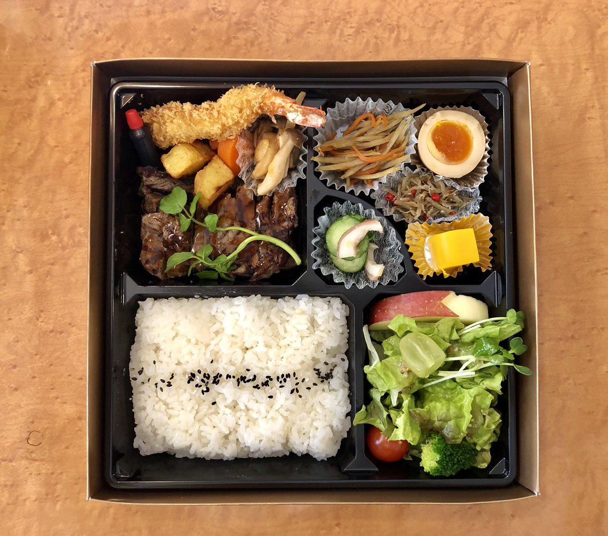 ルモンドふじがや En Twitter 御用始めお弁当 今年もお弁当始めは 4日の企業様御用始めのお弁当です 毎年4日は 特別な 気の引き締まる 気持ちのスイッチが入る日です 今日はお弁当仕事のみ 明日通常営業 静岡伊勢丹様お惣菜は 明後日6日よりお届けします ルモンドふじがや En Twitter 御用始めお弁当 今年もお弁当始めは 4日の企業様御用始めのお弁当です 毎年4日は 特別な 気の引き締まる 気持ちのスイッチが入る日です 今日はお弁当仕事のみ 明日通常営業 静岡伊勢丹様お惣菜は 明後日6日よりお届けします