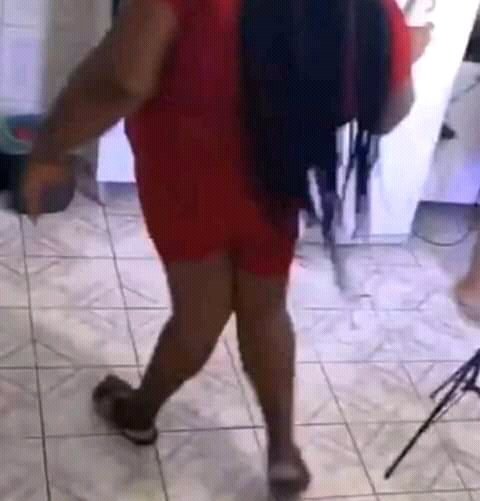 nuuels's tweet photo. Ah, meu poupe. Denunciar Ygona, velho? Já tá indo longe demais. Sinto que esse Edu tinha inveja do engajamento da Ygona. Ygona não é santa não, muito menos está certa, mas convenhamos que essas pessoas que se aproximaram dela recentemente foi por conta do fama, francamente. https://t.co/GRjKmpcTmR