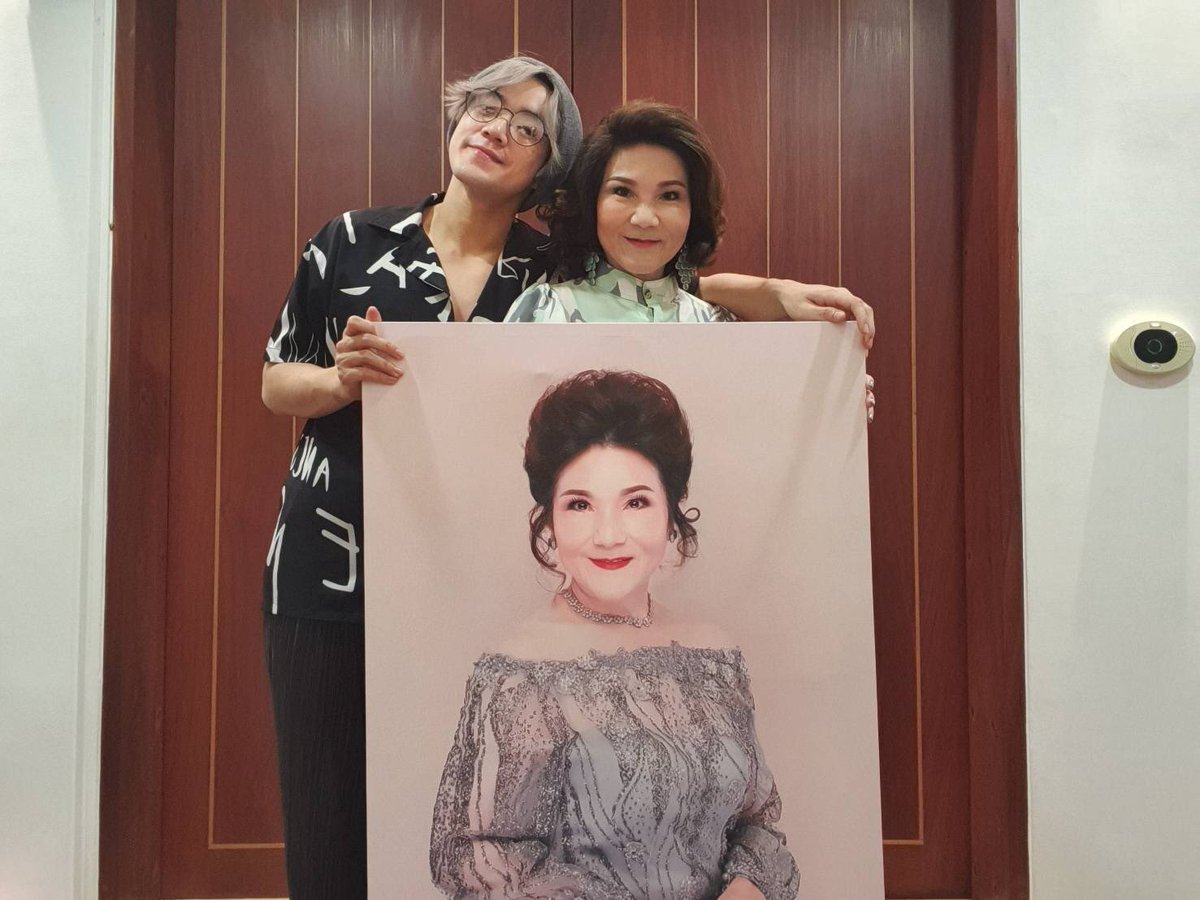 Beep_S's tweet photo. อยากให้แม่สวยเหมือนในรูปไปอีก 100 ปี 🤣🤣 https://t.co/XXD1nBjJ51