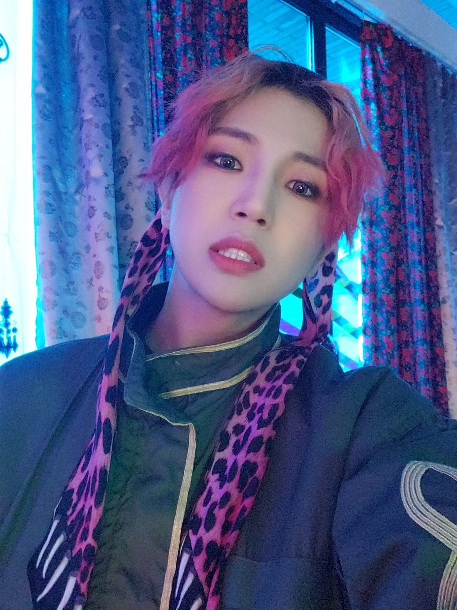 official_ACE7's tweet photo. [#에이스_동훈]
난 이 착장이 제일 좋아 ㅎㅎ
초이스는 어때요? 뭐가 제일 좋아?
#초이스 #에이스 #CHOICE #ACE 
#ACE_Collaboration
#2021forChoice #🌟 https://t.co/W5WkqXZrYN