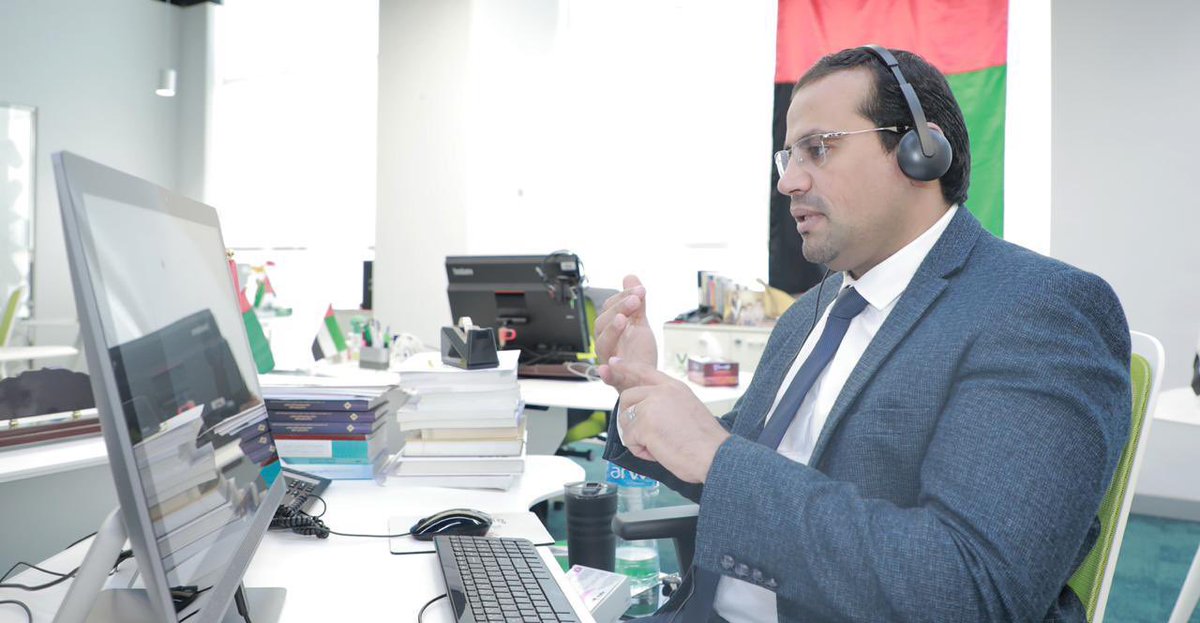 البرنامج يعقد شراكة مع المركز التربوي للغة العربية لدول الخليج؛ لتدريب مدربي اللغة العربية لغير الناطقين بها، ويطبق البرنامج طرقا وأساليب من خلال التدريب الإلكتروني باستخدام منصة إدارة التدريب، والتدريب المباشر، ويتم تحديد المهمات التقييمية للبرنامج من خلال تنفيذ المهمات اللغوية.