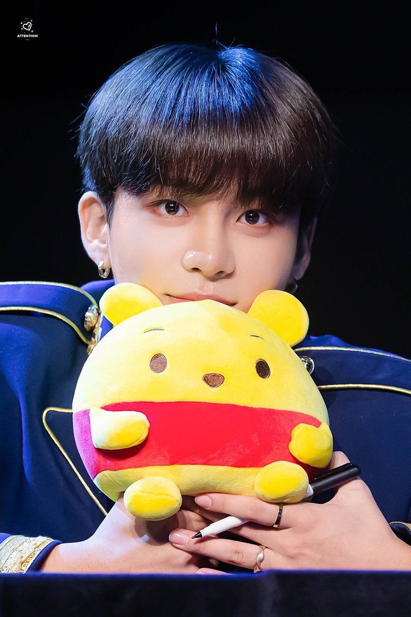 ATEEZ's Performance Clothes in WONDERLAND ERA...a Wonder-filled thread— #ATEEZ  #에이티즈  @ATEEZofficial