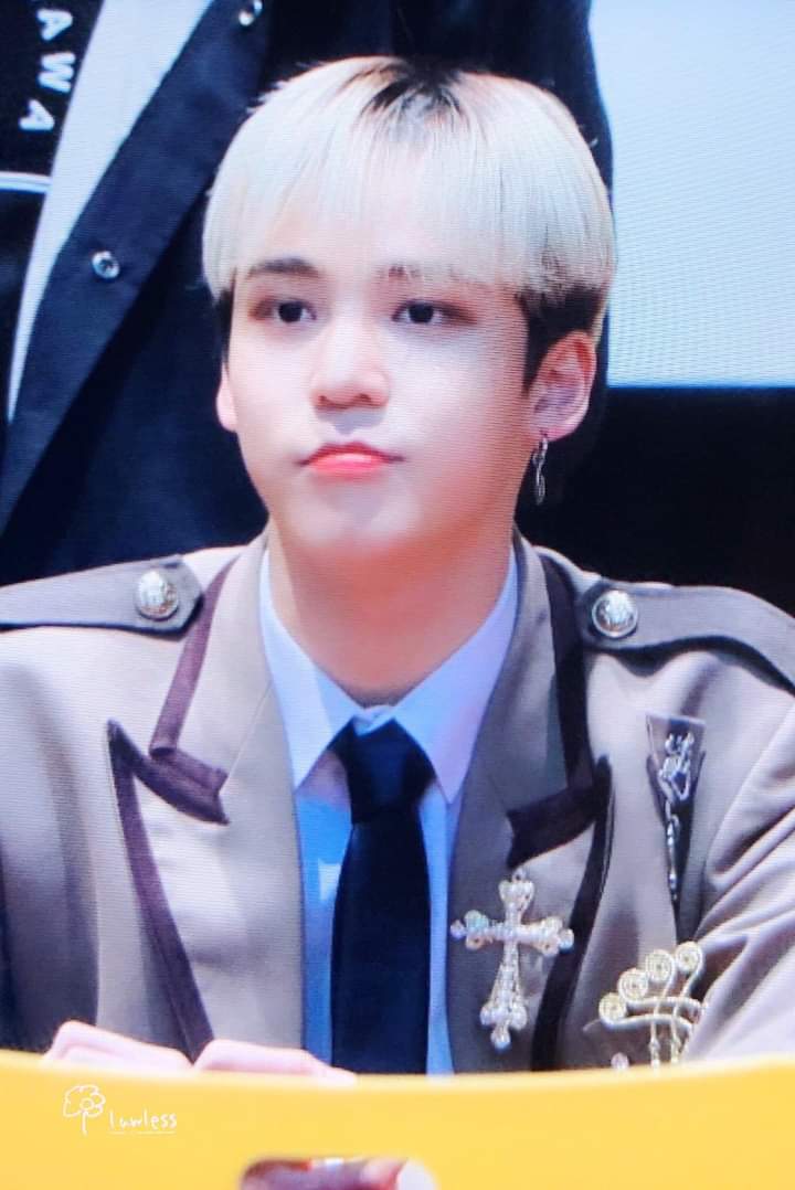 ATEEZ's Performance Clothes in WONDERLAND ERA...a Wonder-filled thread— #ATEEZ  #에이티즈  @ATEEZofficial