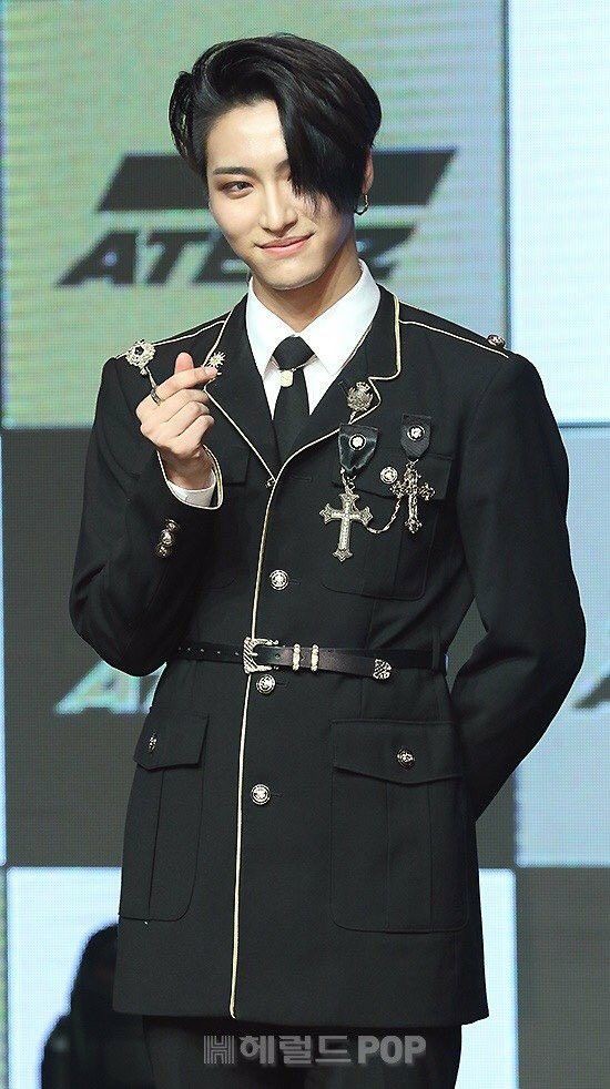 ATEEZ's Performance Clothes in WONDERLAND ERA...a Wonder-filled thread— #ATEEZ  #에이티즈  @ATEEZofficial