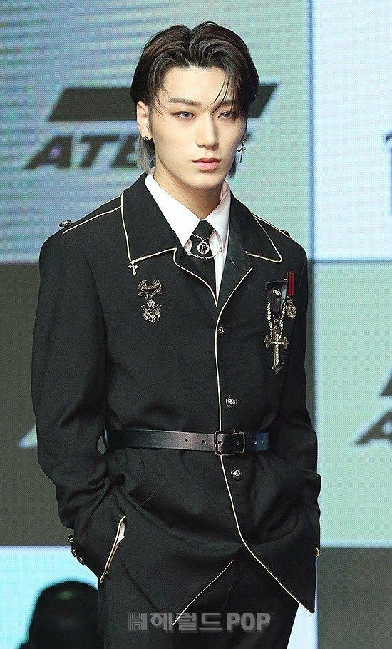 ATEEZ's Performance Clothes in WONDERLAND ERA...a Wonder-filled thread— #ATEEZ  #에이티즈  @ATEEZofficial