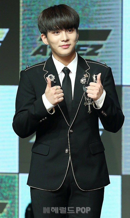 ATEEZ's Performance Clothes in WONDERLAND ERA...a Wonder-filled thread— #ATEEZ  #에이티즈  @ATEEZofficial