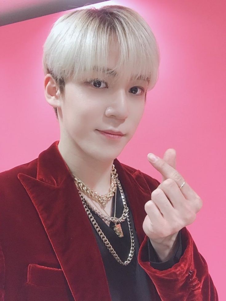 ATEEZ's Performance Clothes in WONDERLAND ERA...a Wonder-filled thread— #ATEEZ  #에이티즈  @ATEEZofficial