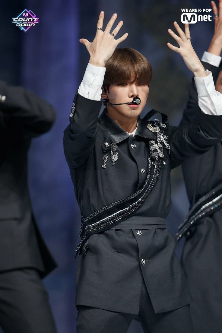 ATEEZ's Performance Clothes in WONDERLAND ERA...a Wonder-filled thread— #ATEEZ  #에이티즈  @ATEEZofficial