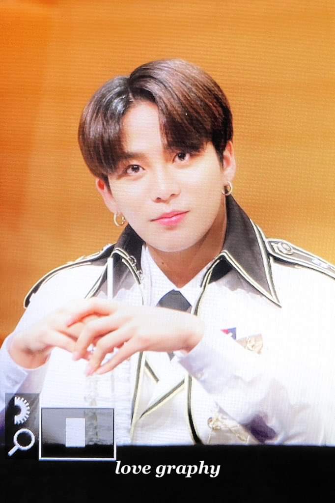 ATEEZ's Performance Clothes in WONDERLAND ERA...a Wonder-filled thread— #ATEEZ  #에이티즈  @ATEEZofficial