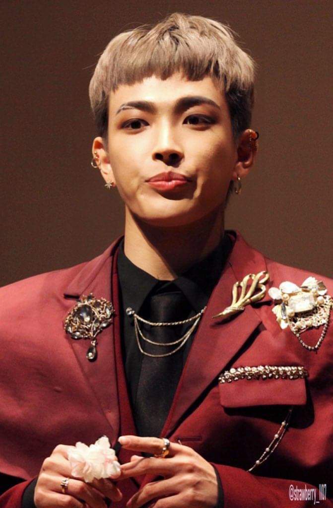 ATEEZ's Performance Clothes in WONDERLAND ERA...a Wonder-filled thread— #ATEEZ  #에이티즈  @ATEEZofficial