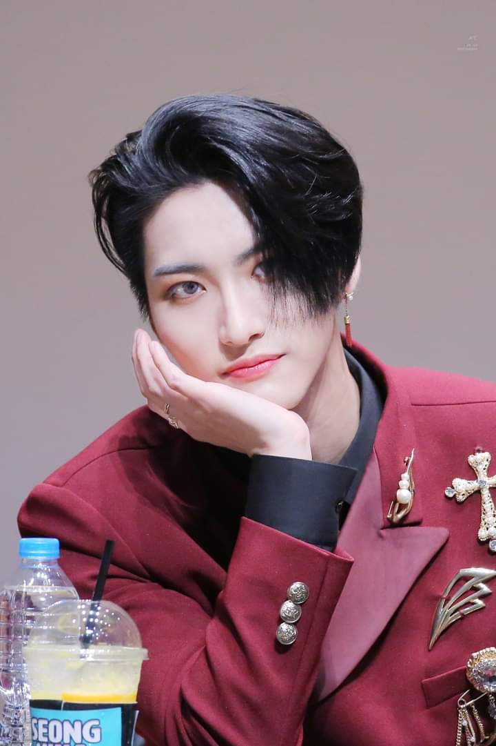 ATEEZ's Performance Clothes in WONDERLAND ERA...a Wonder-filled thread— #ATEEZ  #에이티즈  @ATEEZofficial