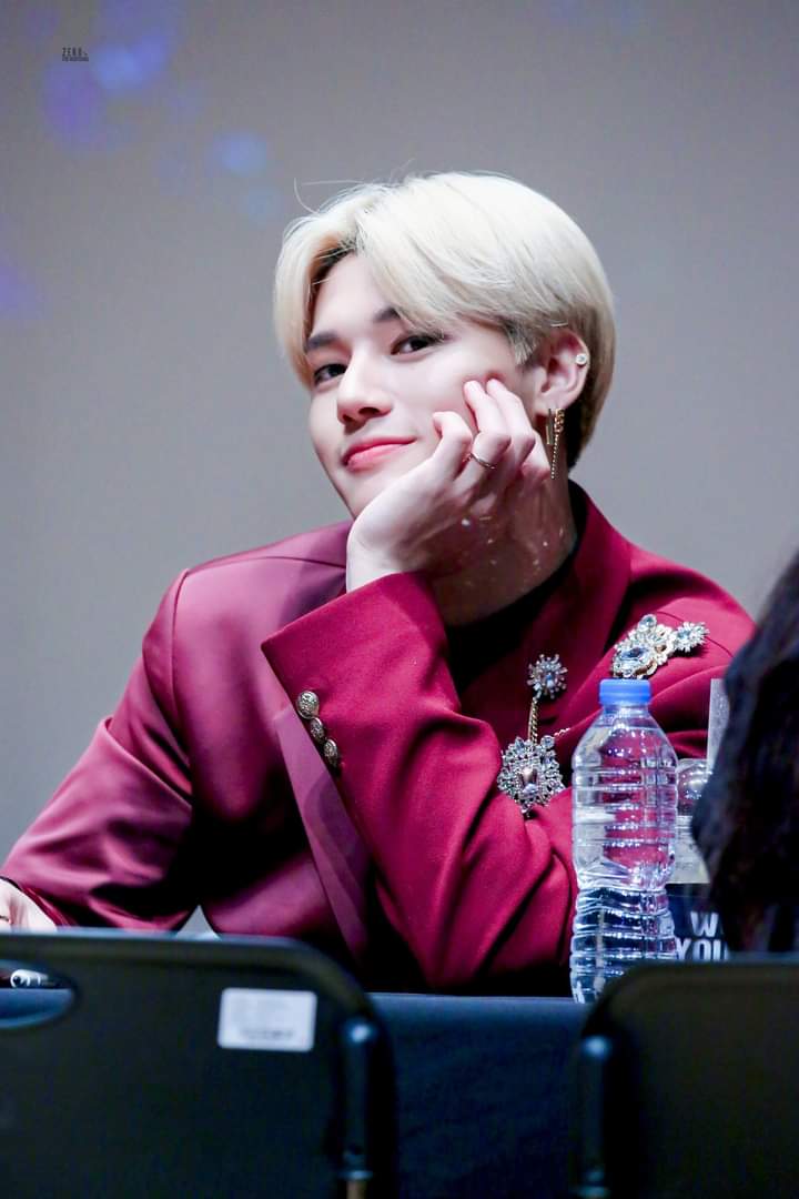 ATEEZ's Performance Clothes in WONDERLAND ERA...a Wonder-filled thread— #ATEEZ  #에이티즈  @ATEEZofficial