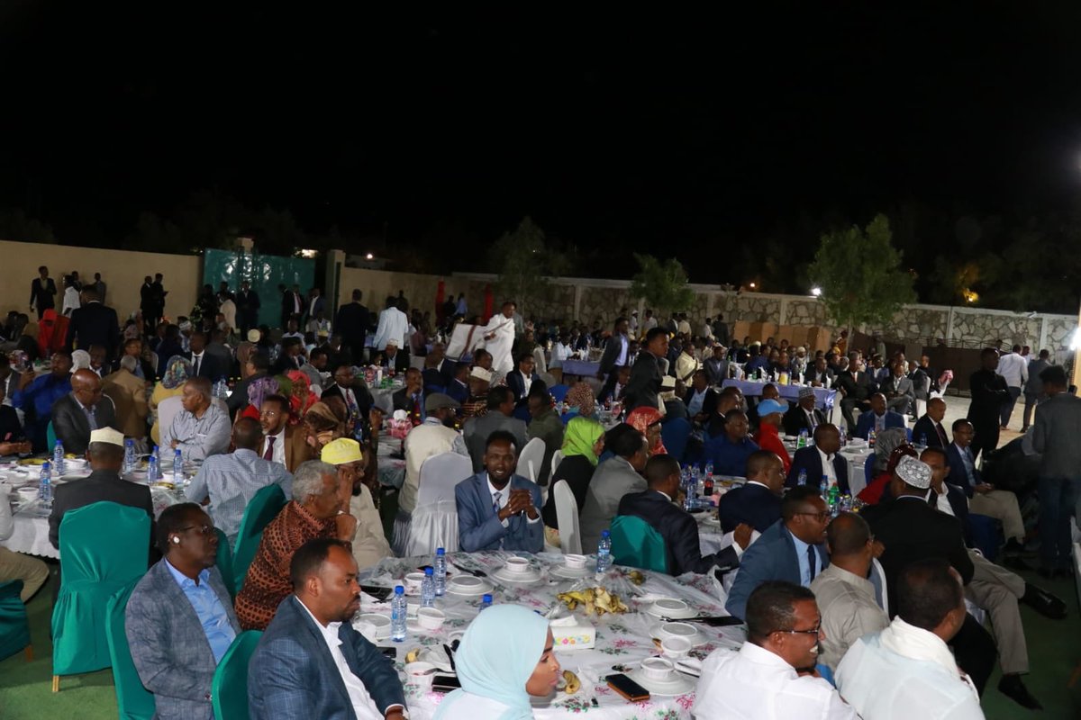 IlyasAliHassan's tweet photo. Reer Puntland, Dhulkii udugaay nabad gala, waad kumahadsantihiin soo dhoweyntiina diiraneeyd.
Mahad gaar ahna waxaa iska leh The Heritage Institute for Policy Studies #Forum4Ideas #AFI2020 https://t.co/T4c4a5fZmE