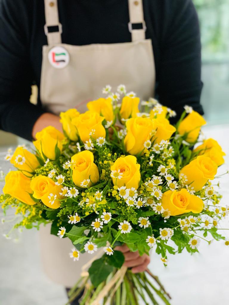 The earth laugh at flowers - only at Solidago Flowers💐 #yellowroses #tanacethum #solidago #freshflowers #freshflowersbouquet #bouquetideas #uniqueflowers #freshflowersdubai #freshflowersdubai2021