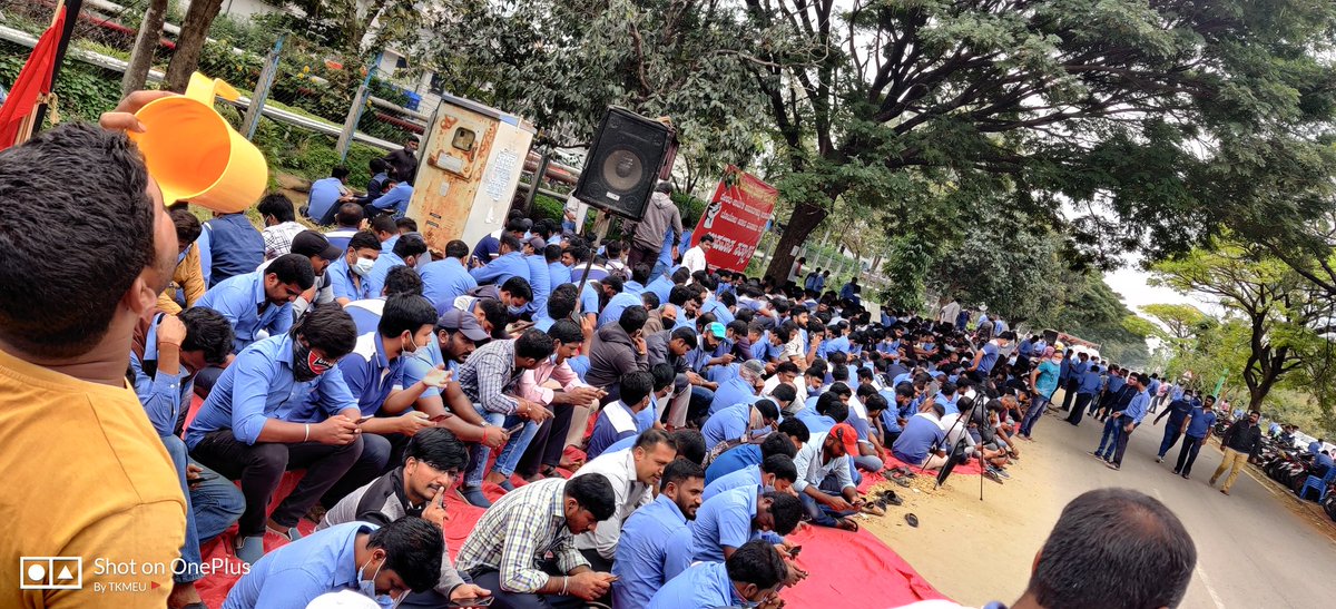 acchalu's tweet photo. #WeWantJustice
@BSYBJP @ShivaramHebbar @ToyotaMotorCorp @PMOIndia 
@santoshgangwar
ನಾವು ಟೊಯೋಟಾ ಕಂಪನಿಯ ಗುಲಾಮರಲ್ಲ, ನಾವು ನೌಕರರು.  ನಮಗೆ ಗೌರವ ಬೇಕು, ನಮಗೆ ನ್ಯಾಯ ಬೇಕು
ನಾವು ಗುಲಾಮರಲ್ಲ, ನಾವು ನೌಕರರು.  ನಮಗೆ ಗೌರವ ಬೇಕು, ನಮಗೆ ನ್ಯಾಯ ಬೇಕು@republic https://t.co/h60Uuof37l