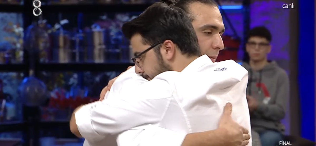 Survivor_Yasin's tweet image. İki yarışmacıda çok centilmen davrandı özellikle Karekter ve duruşlarıyla🧿
Kazanan Kardeşlik oldu🤝
King Tayfa olarak Serhat ve Barbarosu Canı gönül tebrik ediyoruz🏆
#Masterchefturkiye #MasterChef2020