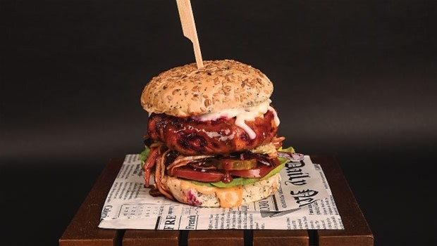 Day 4 0f 2021 Veganuary #Veganuary try this streetfood favourite Piri Piri Quinoa, Sweet Potato &amp; Beetroot Burger with Barbecue Slaw recipe at majorint.com/want-a-sample  #majorint #streetfood