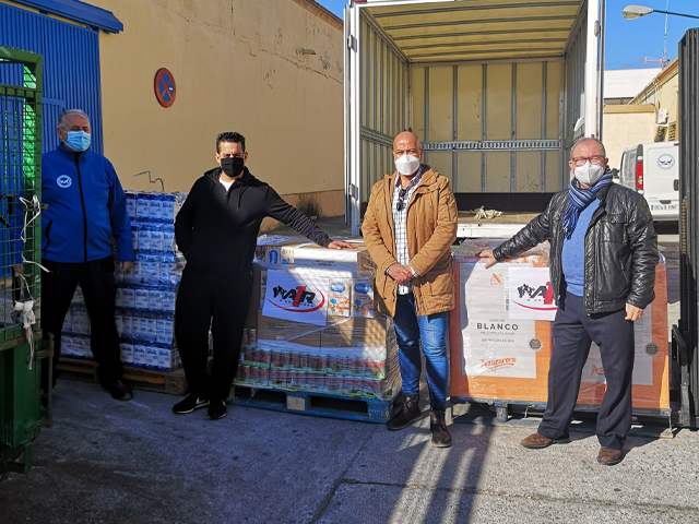 CeutaTV's tweet photo. ‼‼SOLIDARIDAD - La Asociación A1R dona 3.000€ en productos al Banco de Alimentos

https://t.co/tFmqNHZngo @B_AlimentoCeuta https://t.co/dSAsrYhoYS
