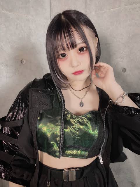 eva01asn48's tweet photo. そういえばチェキじゃないから忘れてしまってた。
SOMOSOMOのミキさんと撮ってもらってました😅
Takiちゃんに似とるな…。
#アルティメットミキ
#SOMO2_miki
#SOMOSOMO https://t.co/uilnN96w6l