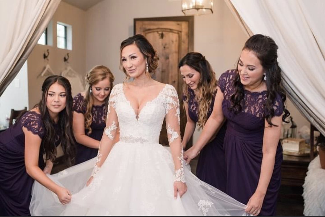 Bride and her girls in the bride’s room ⁦<a href="/lacourvenue/">La Cour Venue</a>⁩ #lacourvenue #mckinneyweddingvenue #dfwweddingvenue Photo by Emily Chappell Photography