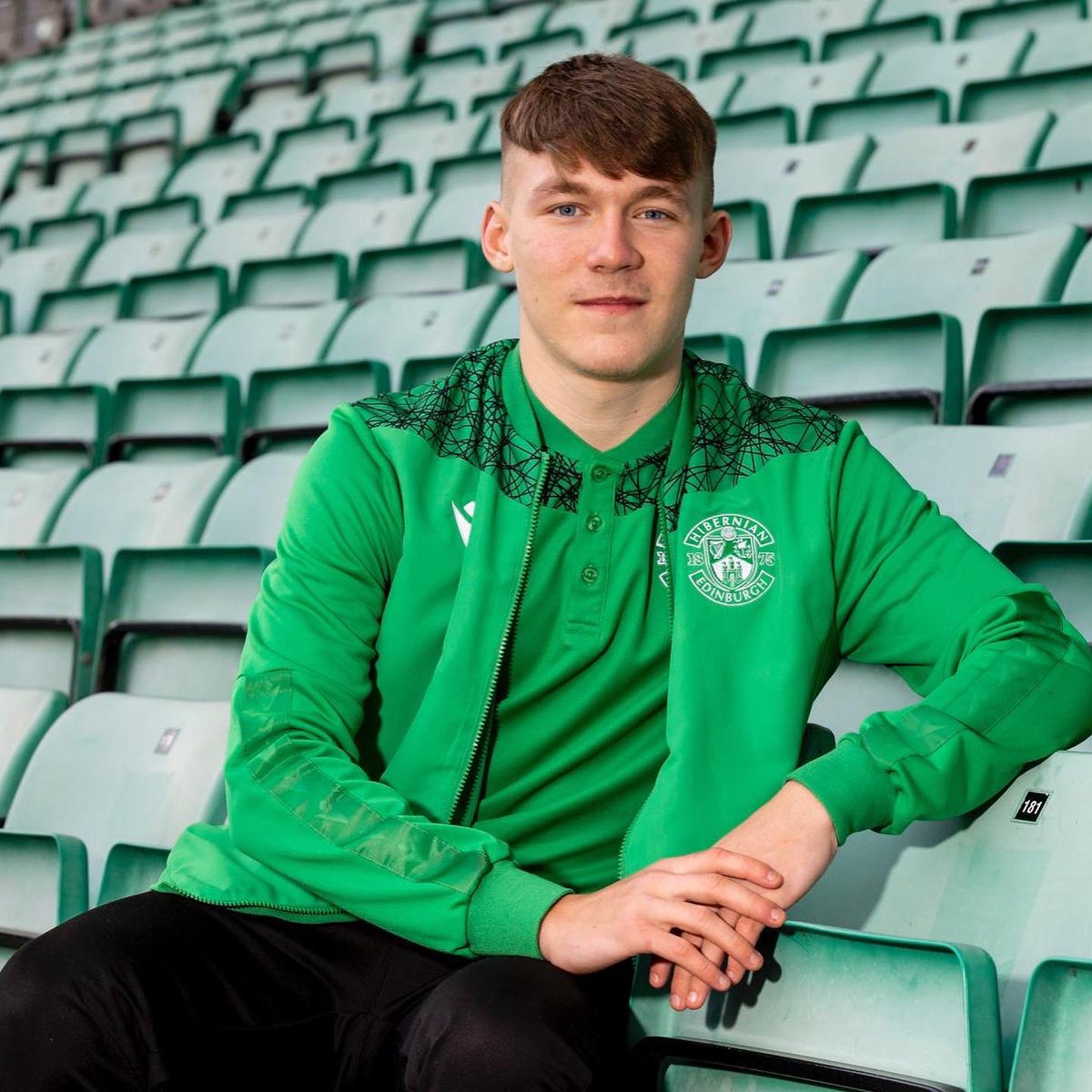 Josh O’connor tweet media