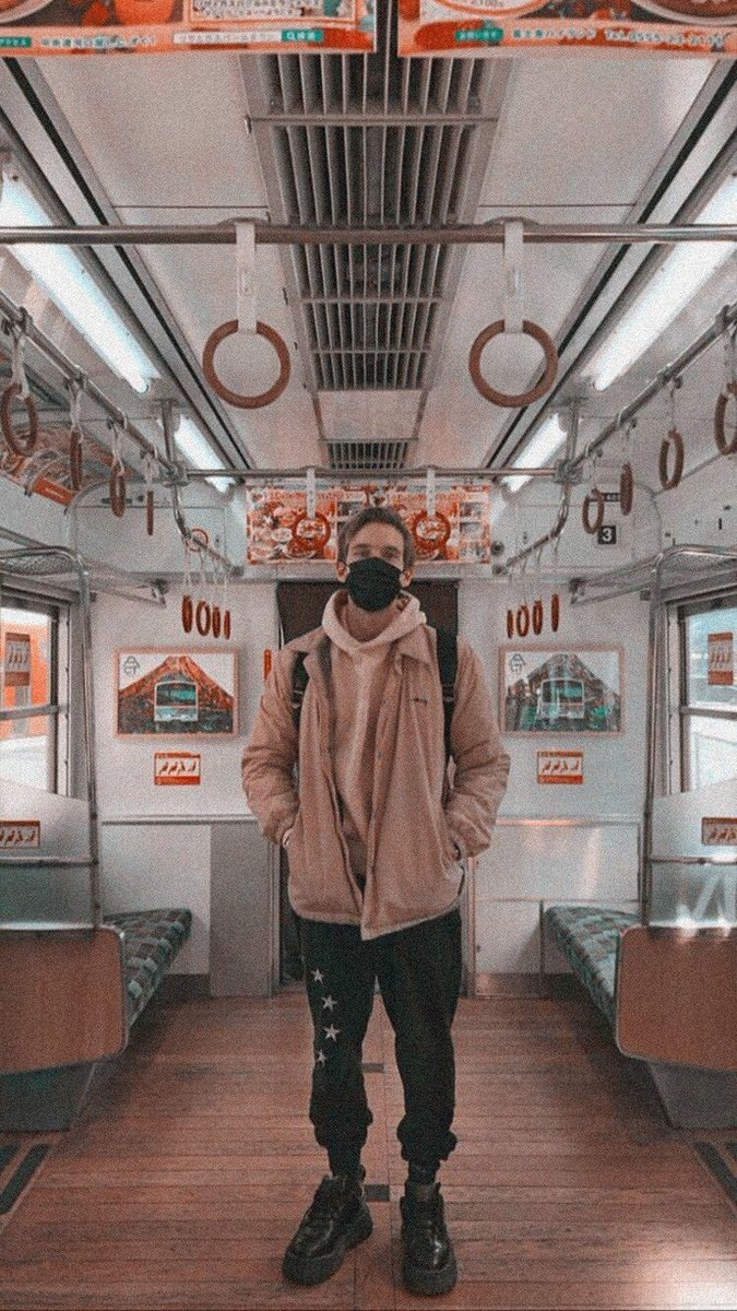 Pewdiepie as colors a thread: