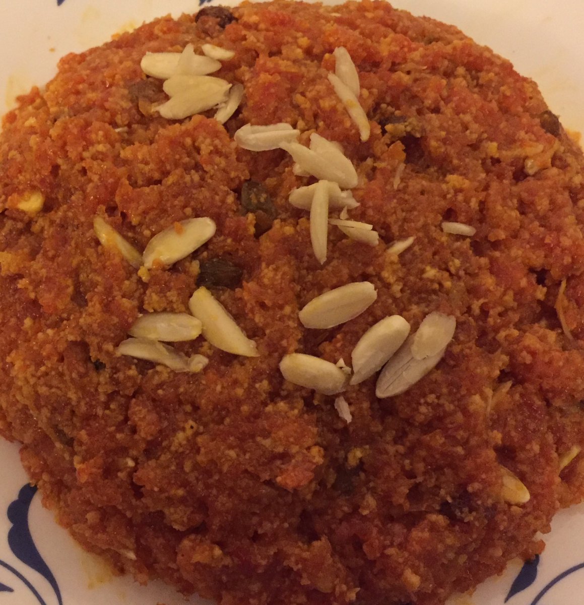 ShumaRaha's tweet photo. Gajar halwa. Took 1.5 hours to make but totally worth it 😊 #WinterFavourite https://t.co/2uaJgQ5NK2