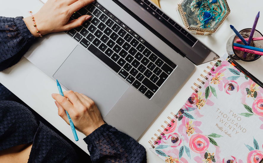 VersumSoftware's tweet image. As 2020 is (finally) over, we look back on the challenges we’ve faced throughout the year and on the new solutions we’ve come up with to make working in this new reality more tolerable. 😉
bit.ly/3b11W7E