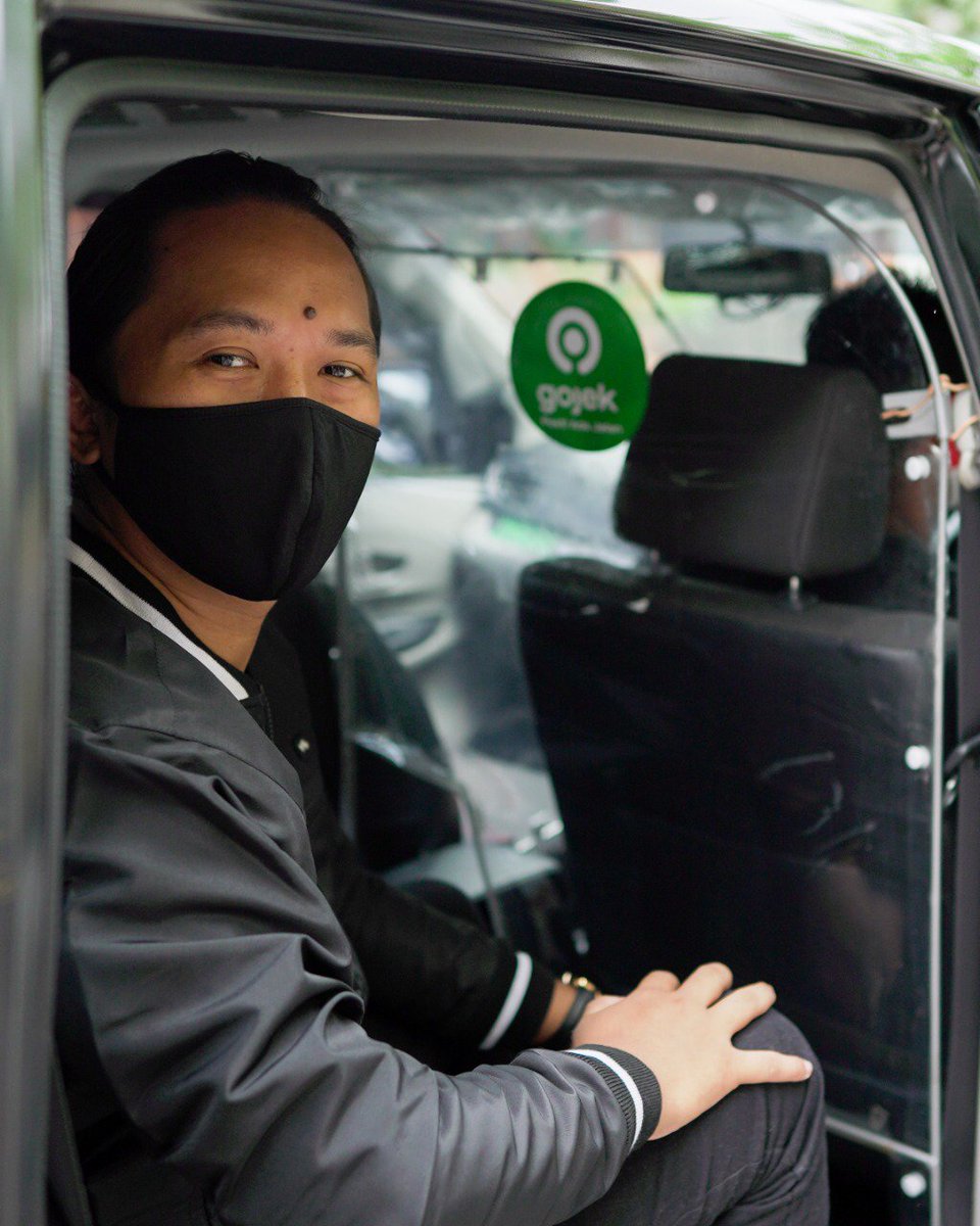 commaditya's tweet photo. Beberapa kali harus berangkat sutingan dengan GoCar dan selalu dapet GoCar yang ada extra protectionnya.
Kalau kata Gojek sih #ItsOkayToBeLebay yak, mending lebay daripada bye bye ahahaha! Dan asiknya lagi ini semua dikasiin tanpa biaya tambahan! https://t.co/GiRD9vGTyn