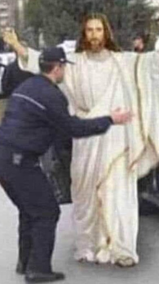 KOMSERİMİN KESİN EMRİ VAR.
ALLAHIN OĞLU BİLE GELSE ARAYIN DEDİ.