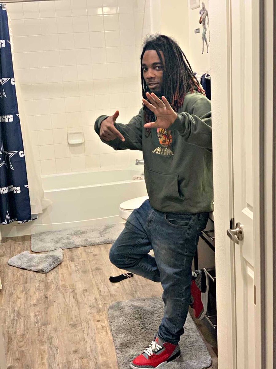 TrxpSantana's tweet photo. 3s On My Feet Like CP ❤️🖤🍽 https://t.co/yMtIXvFwfr