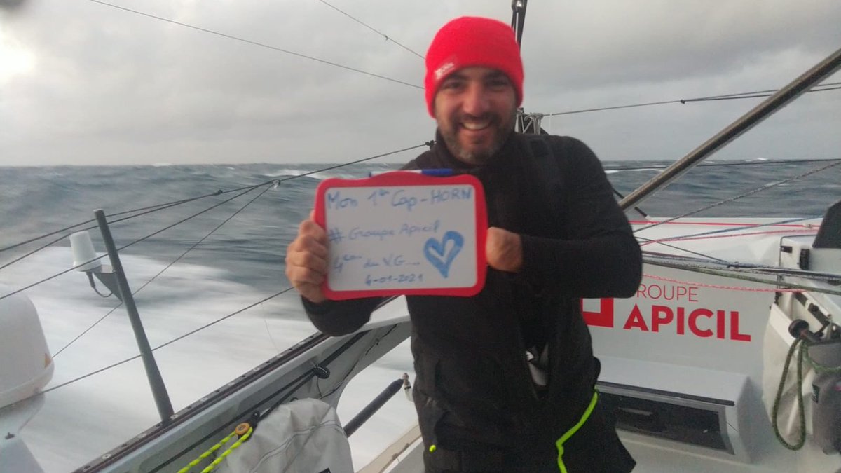 sailingdamien's tweet image. 🆕 Premier Cap Horn pour le premier skipper handisport au départ du @VendeeGlobe !
💯 Qu’elle fait plaisir à voir cette image de Damien, 4e à ce Cap mythique
😃 Entre larmes et sourires : beaucoup d’émotions pour le skipper de @GroupeAPICIL qui réalise une course incroyable 🔥