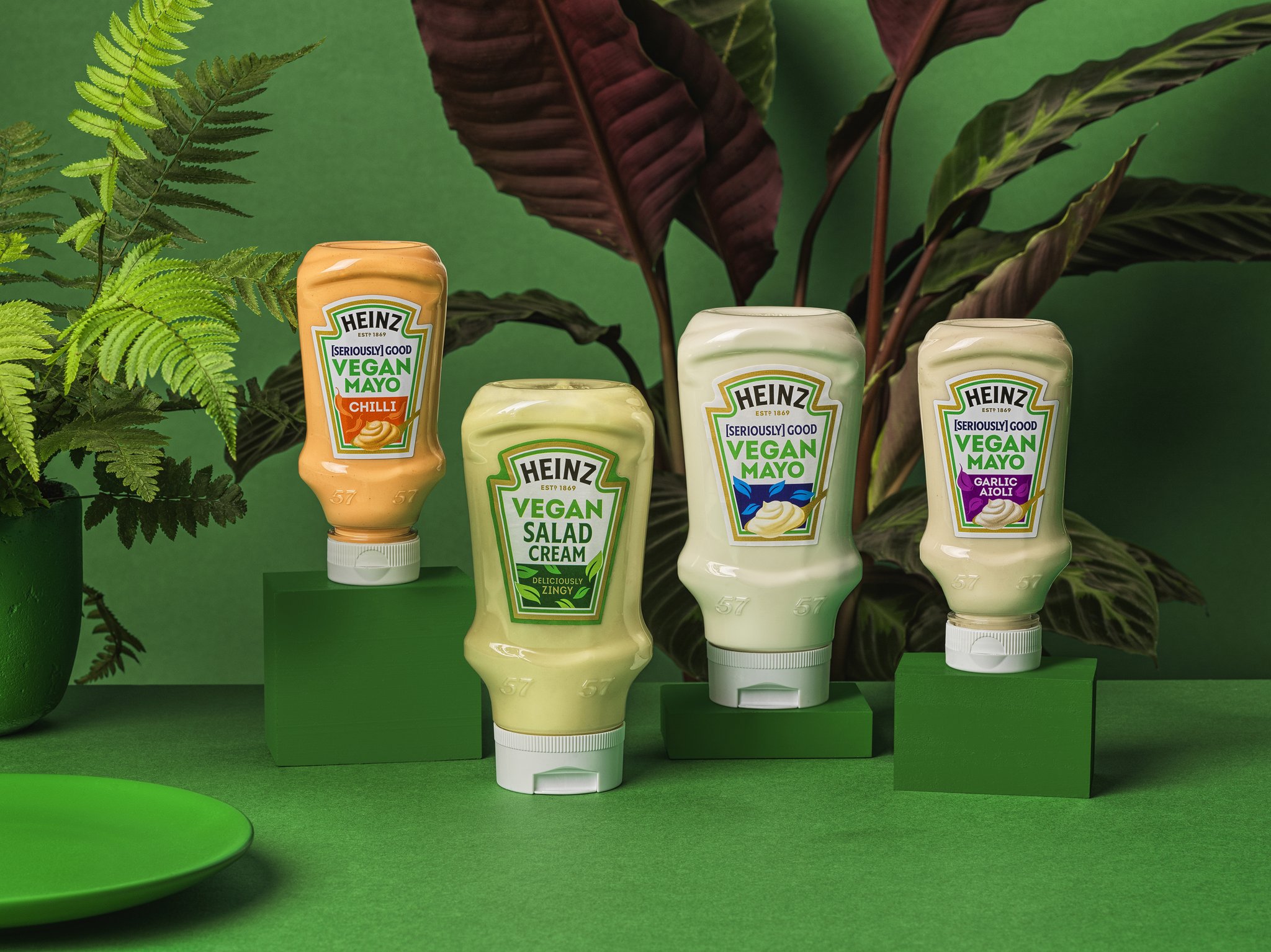 Heinz Mayo on X: Being vegan just got easier with our NEW vegan range.  Joining our Plant Pantry is the delicious Heinz Vegan Salad Cream AND Heinz  Vegan Mayo, which also comes in two other plant-based flavours; Garlic Aioli  & Chilli. Find them in
