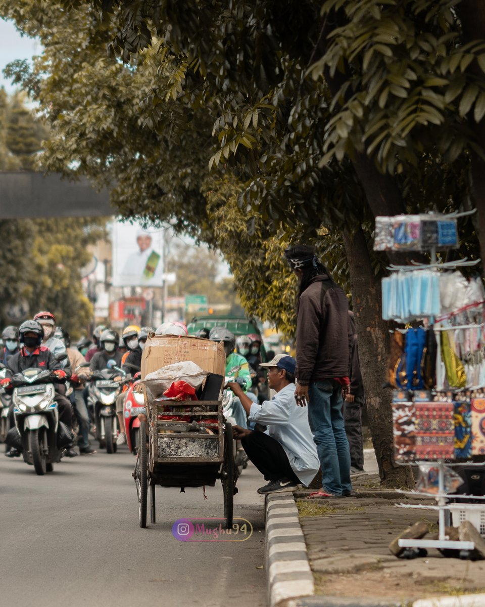 mughu94's tweet photo. Mereka yg mampu bertahan adalah mereka yg selalu mau berusaha melewati apapun yg datang tanpa mengeluh . Semoga Sehat sllu teruntuk mereka , semoga Allah memberkati segala langkahnya . 

IG : https://t.co/x0YeUvPl9j https://t.co/zX8G9cOZNn