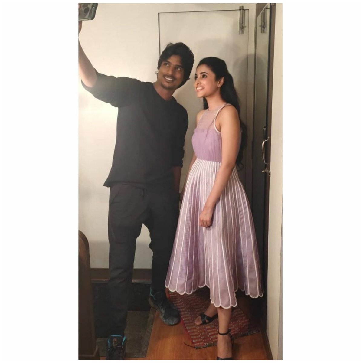 Priyankaanivi's tweet image. Cuteeee Papa🙈😘♥️
#Chellama Shoot Completed💃🏻😘🧚🏻‍♀️
#Doctor 💥