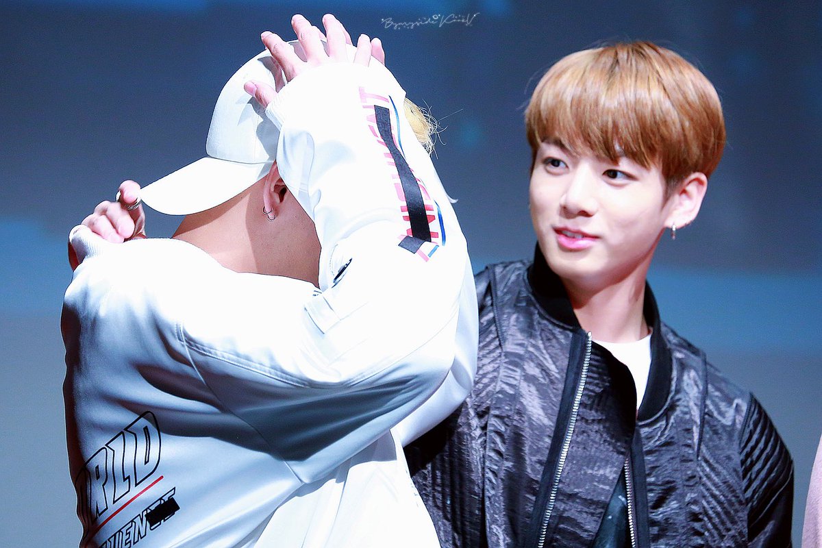 cutest taekook photo sequences - a thread bc i miss them 