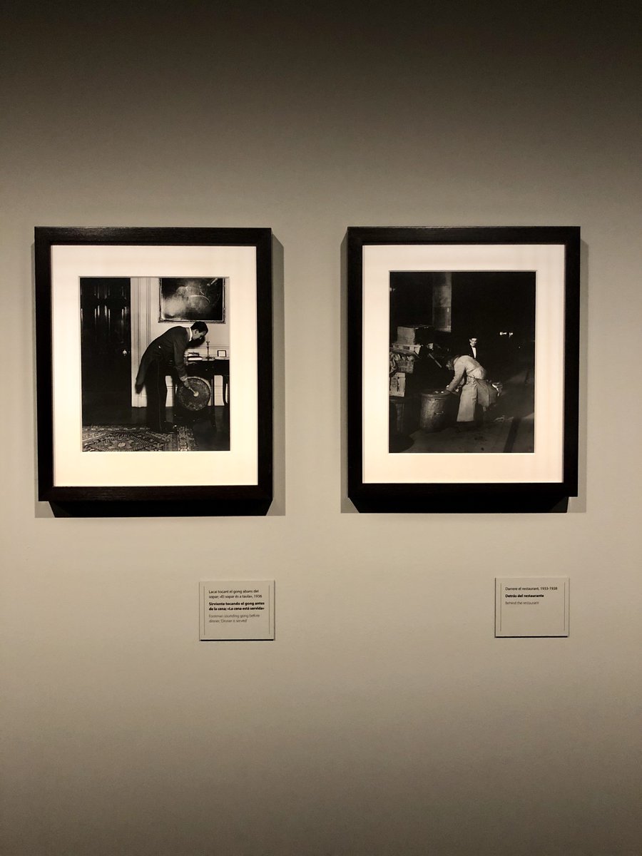KBrfmapfre's tweet photo. Los contrastes que buscaba Bill Brandt se hacen muy palpables. Pero, si entras en detalle, verás que todas las fotografías esconden pequeños elementos que acentúan aún más estas diferencias.
#FM_Contigo #KBrFMAPFRE #KBrBillBrandt https://t.co/CIetyHYgwy