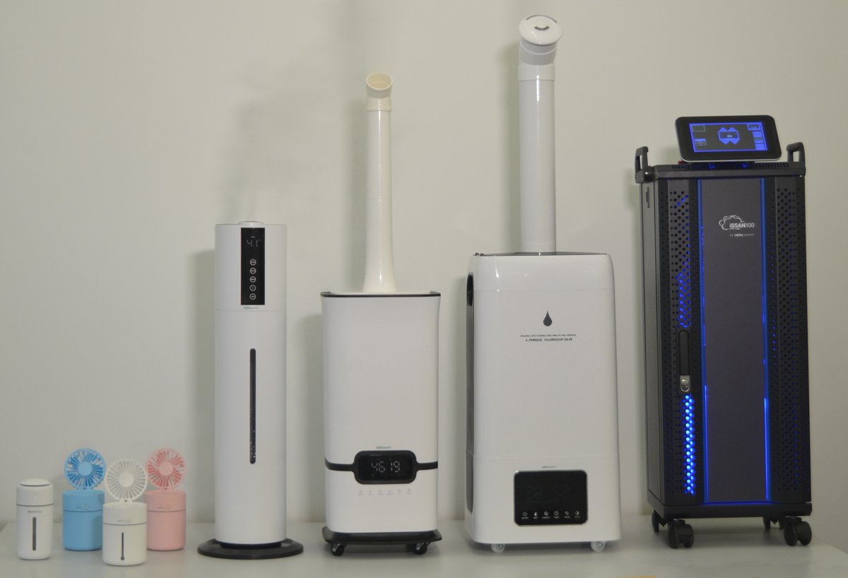 LabtecSafety's tweet photo. Unsere Geräte desinfizieren Oberflächen und hygienisieren die Luft mit einem Aerosol, das Keime und Viren abtötet. Erfahren Sie mehr auf unserer Webseite https://t.co/tns5OvEMKf #microfog #minifog #bigfog #issan #verneblung #labtecsafety https://t.co/bx0Gb3l3yz