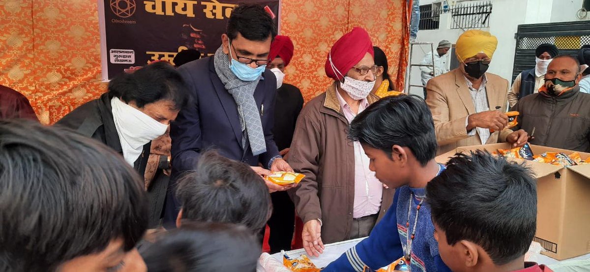 NgoUmmeed's tweet photo. गरीब लोगो के लिए चाय सेवा की शुरुआत इंदिरानगर लखनऊ में @NgoUmmeed द्वारा #movies #Acharya  #DBoss #VaadiVaasal #COVID19 #JohnWayne #Thala56 #VickyKaushal #KatrinaKaif #Younews #Trending #Viral #आरक्षण_की_मार_देश_बीमार https://t.co/LaLG5zkkX5