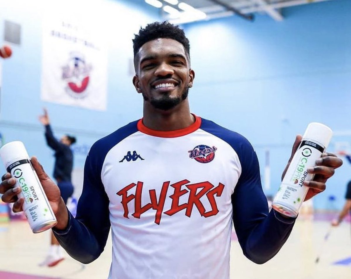c19pro_'s tweet image. SWISH💦🏀
•
Join @marc_dew of @bristolflyers in keeping his sport safe with C-19Pro™ SPORT⛹🏾
•
This lightweight bottle is essential for sanitising any bat, ball, racket etc. without any of the adverse affects on your gameplay🏌🏼‍♀️